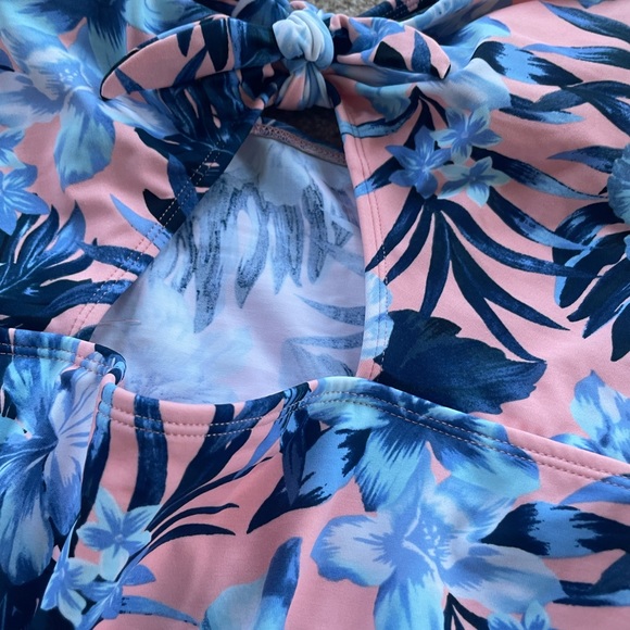 BRAND NEW ONE PIECE BATHING SUIT - Picture 3 of 5